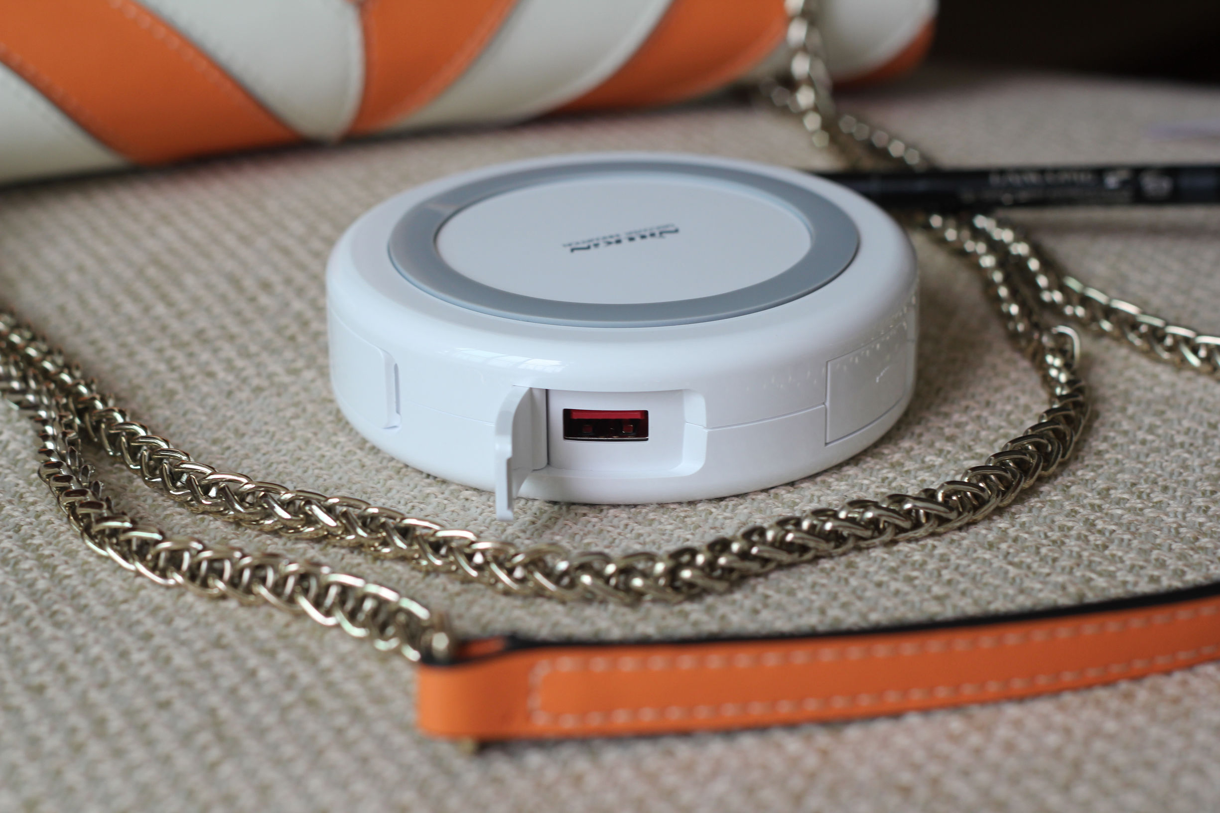 女生粉饼盒,女生的化妆盒和化妆品