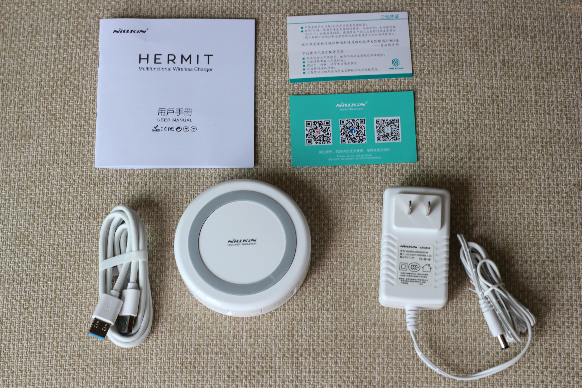 女生粉饼盒,女生的化妆盒和化妆品