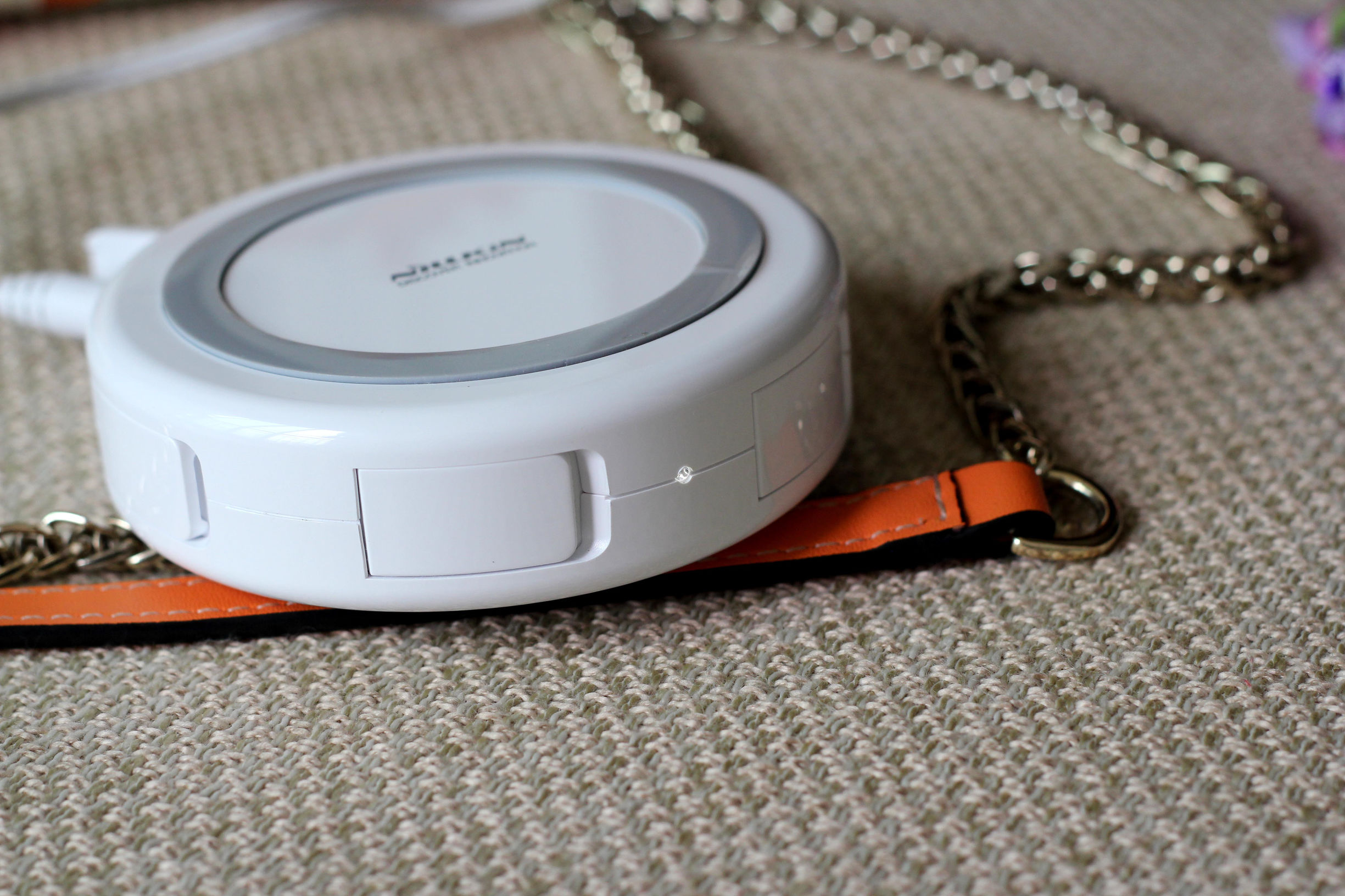 女生粉饼盒,女生的化妆盒和化妆品