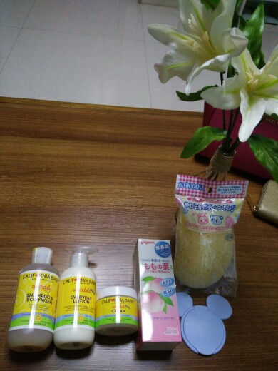 送给100天宝宝最实用的礼物,给宝宝准备个什么值得珍藏的礼物