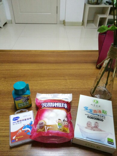 送给100天宝宝最实用的礼物,给宝宝准备个什么值得珍藏的礼物