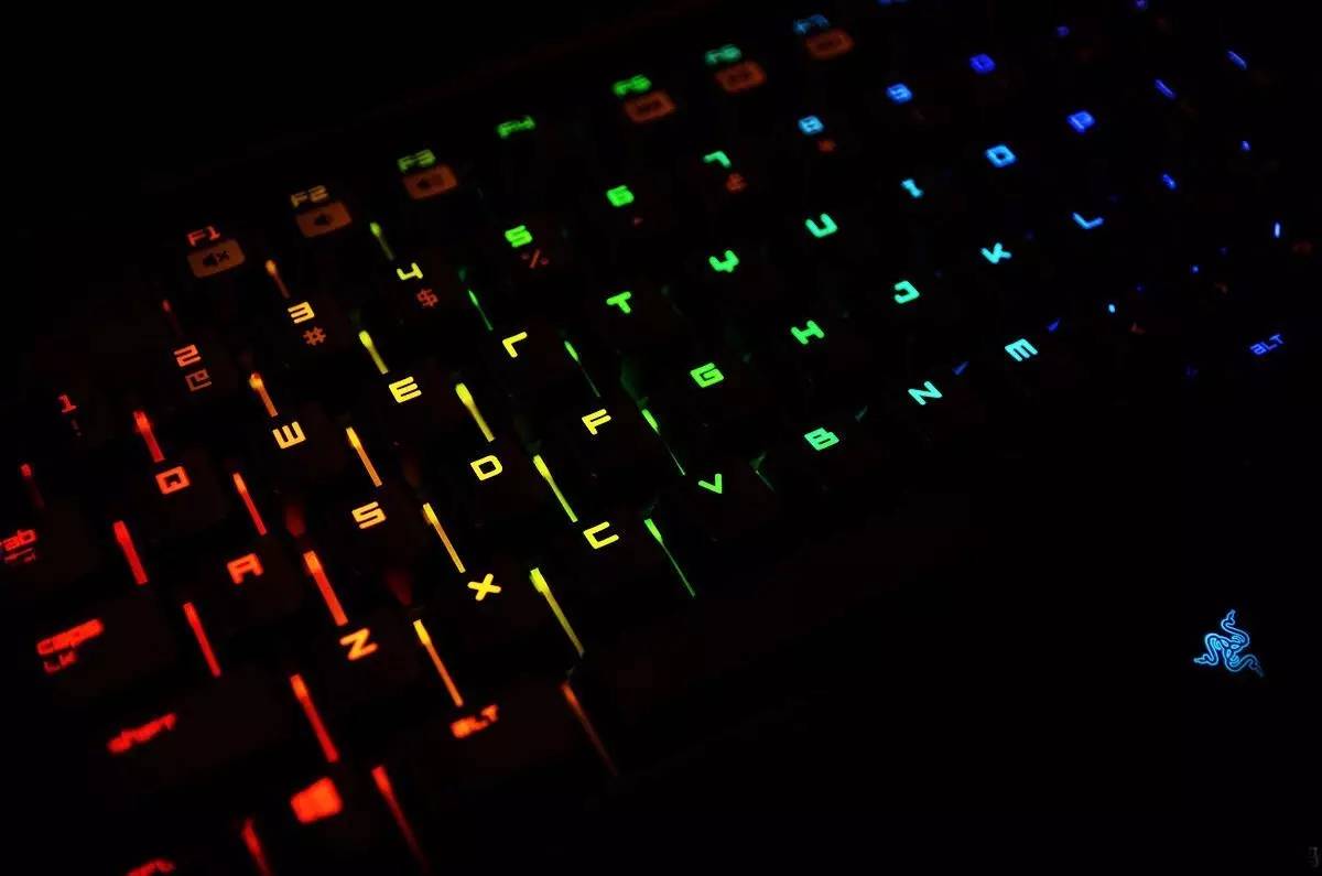 英雄联盟桌面菜单,英雄联盟最小化桌面