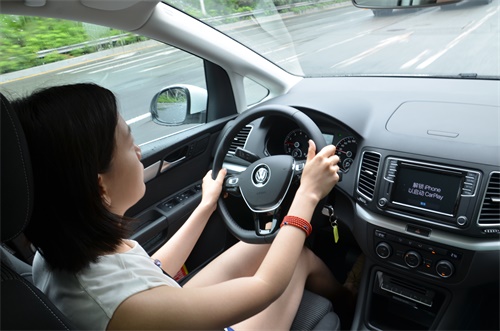 动力好空间大舒适的车,大众夏朗1.4试驾怎么样
