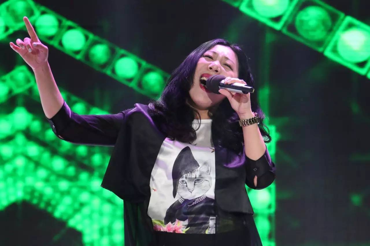 白血病抗争8年女孩,16岁少女抗争白血病2次复发