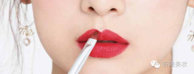 化妆这么久竟然还分不清化妆工具,化妆多年底妆还是搞不明白