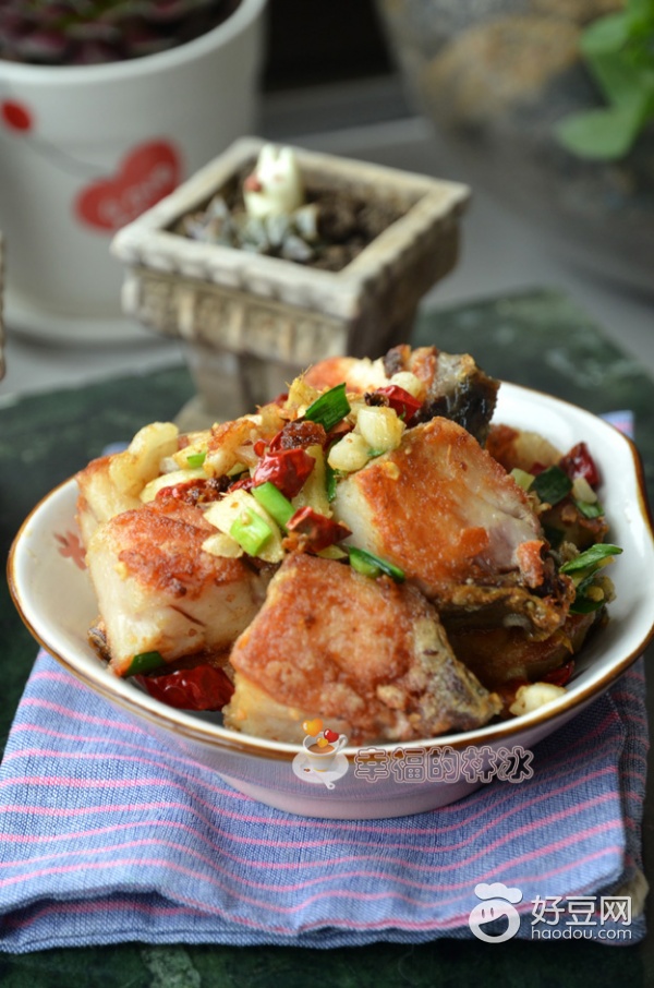 炸鱼怎么挂糊能外酥里嫩,炸鱼盒外酥里嫩