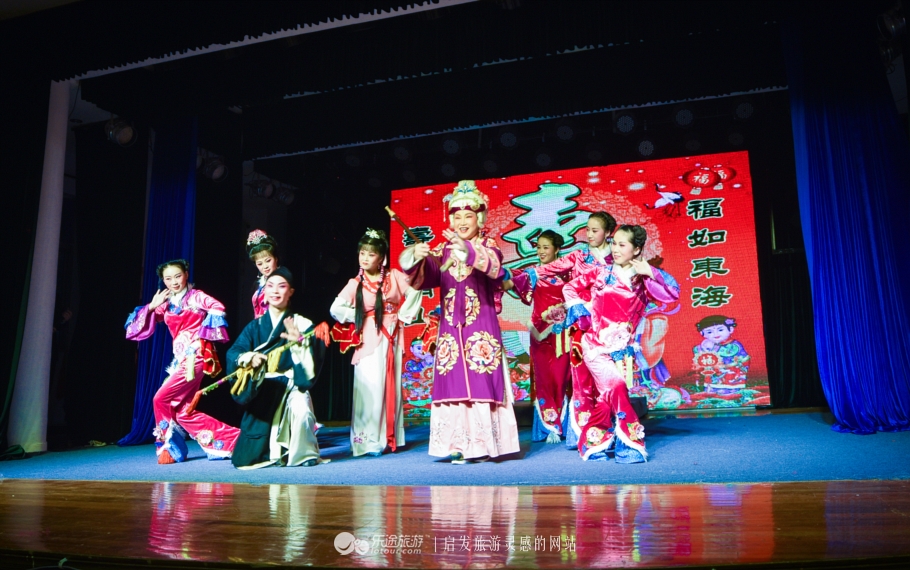 皖风徽韵戏曲,黄梅戏戏装大全