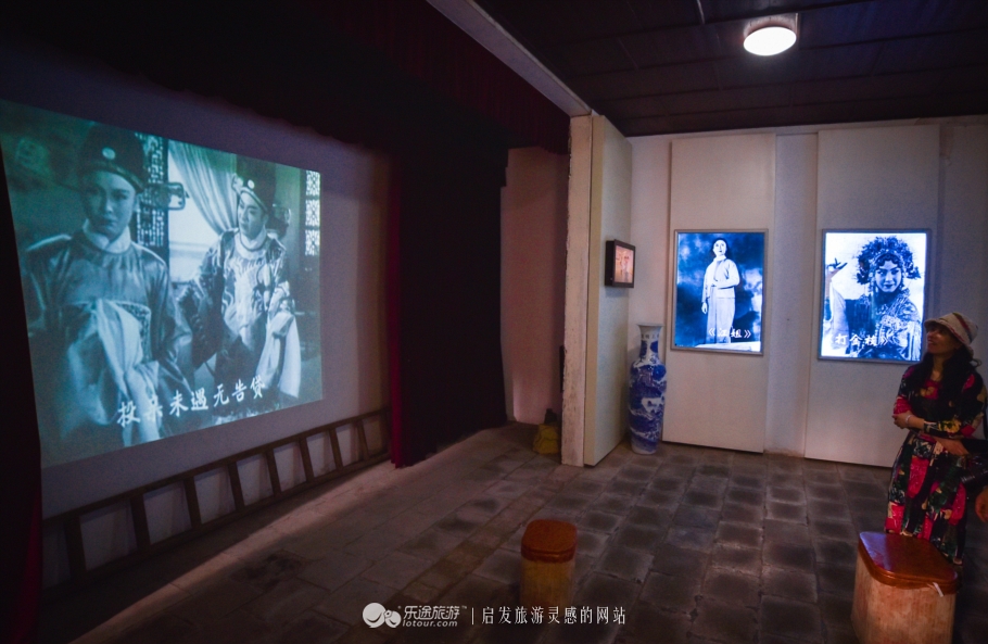 皖风徽韵戏曲,黄梅戏戏装大全