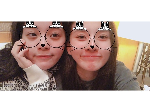 宋祖儿欧阳娜娜同框丸子头姐妹花上线！