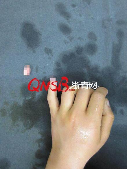 灏忓鎶婅烦缁冲す鍦ㄧ數姊噷鎵嬭鎷夋柇,7宀佺敺瀛╃帺鑰嶆妸鎵嬮敮鏂簡