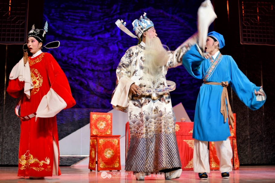 皖风徽韵戏曲,黄梅戏戏装大全