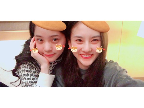 宋祖儿欧阳娜娜同框丸子头姐妹花上线！