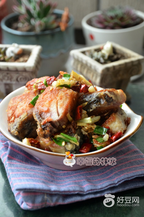 炸鱼怎么挂糊能外酥里嫩,炸鱼盒外酥里嫩