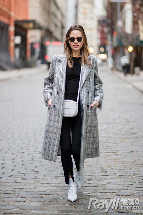 孙怡穿毛边裤子,孙怡穿黑色裤子