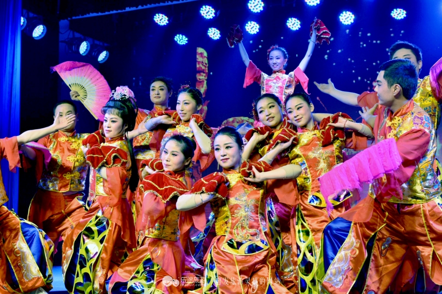 皖风徽韵戏曲,黄梅戏戏装大全