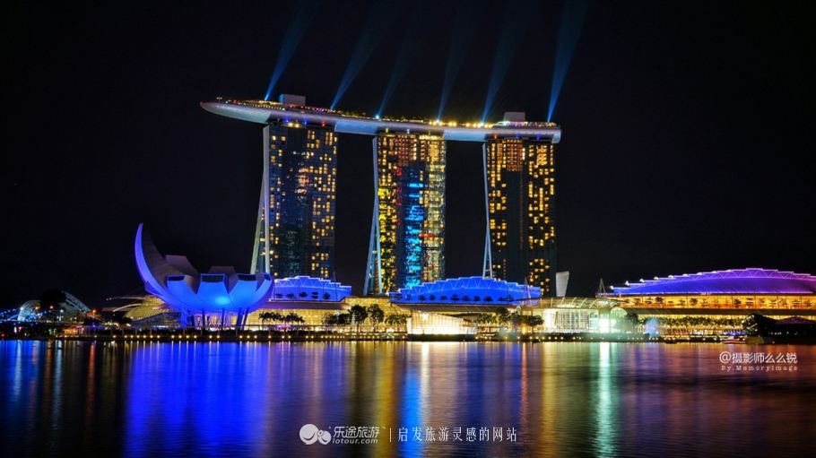 点亮圣诞树风景视频,点亮梧桐树视频