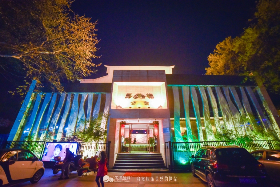 皖风徽韵戏曲,黄梅戏戏装大全