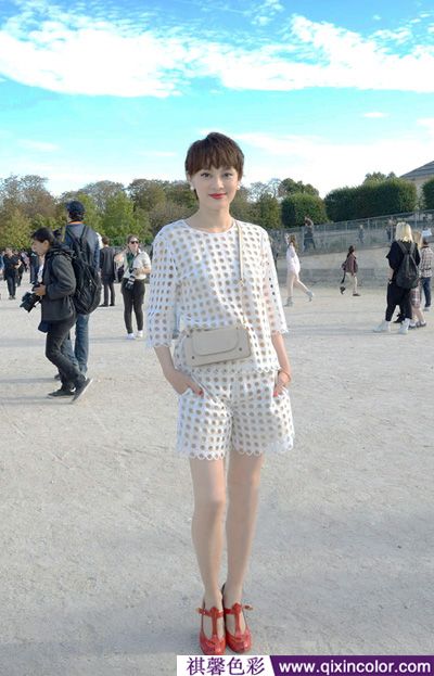 孙俪同款风衣搭配裤子,孙俪白衬衫短裤造型视频