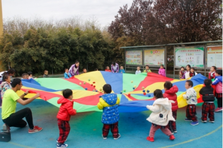 小哈佛幼儿园教育局直播间,小哈佛幼儿园高园长直播回放