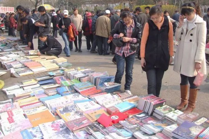 百花、先锋、花鸟市场的露天书摊……徐州的书店这些年经历了什么？