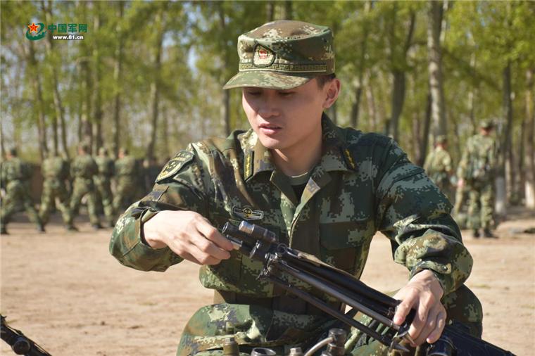 我的男神队长,进训练场就兴奋的“热血教头”