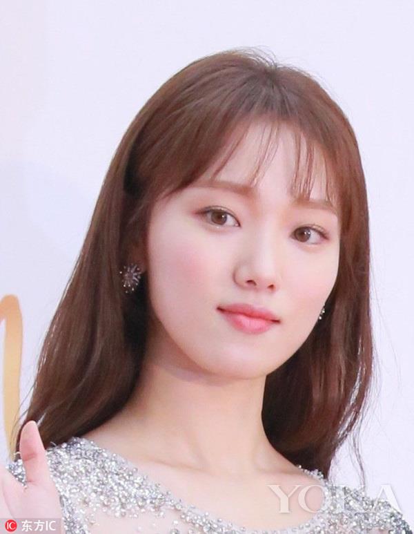 当小鲜肉都开始浓妆艳抹女明星都换上了高段位裸妆