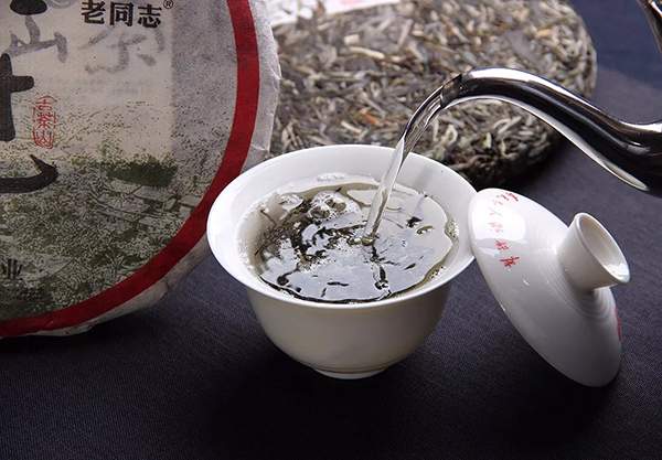 老同志9928普洱生茶2010年,2016老同志秋霜普洱生茶怎么样
