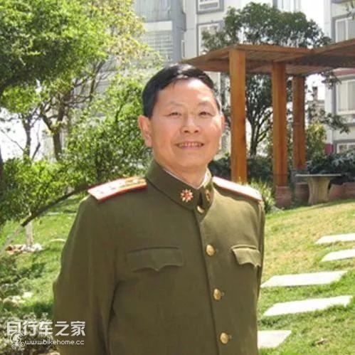 良驹赠英雄——喜德盛向越战老兵赠送山地车