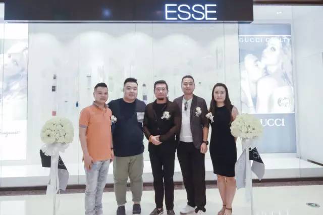 “新轻奢”时代来临:大牌们正尴尬呢,ESSE CHIC来了!