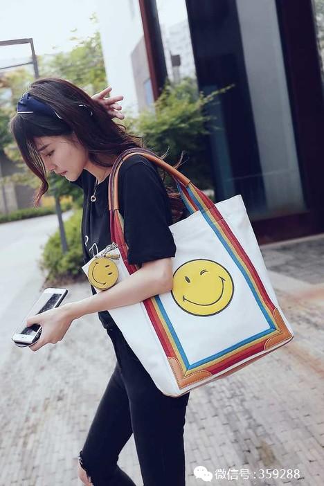 女包印花高级感,时尚女包标志图