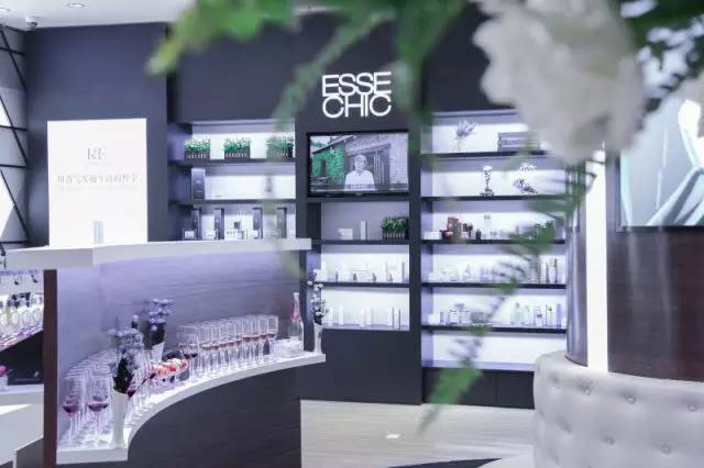 “新轻奢”时代来临:大牌们正尴尬呢,ESSE CHIC来了!