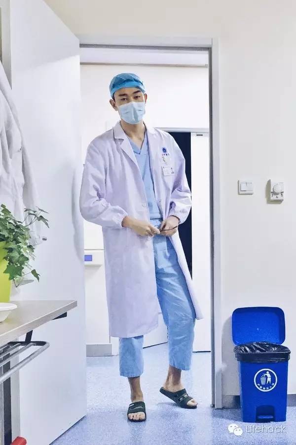 越长越丑的男生怎么变帅,又黑又丑的男生怎么逆袭