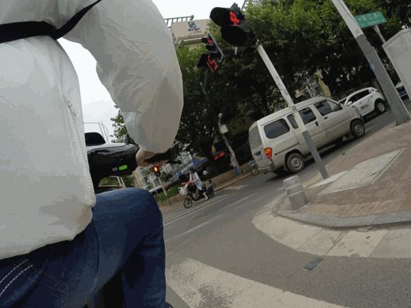 城市穿梭小精灵电动车,小牛电动车m1深度试驾体验