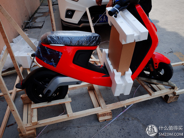 城市穿梭小精灵电动车,小牛电动车m1深度试驾体验