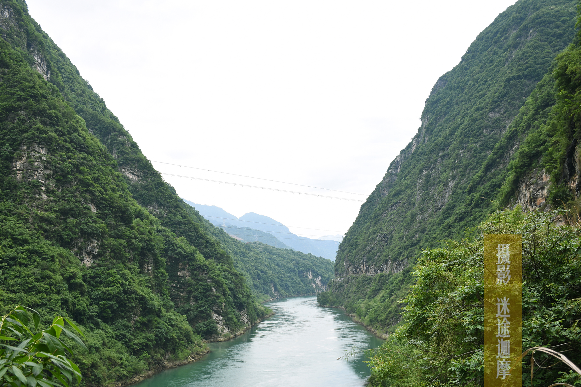 宜昌长阳古洞,宜昌长阳绝壁古洞古城堡