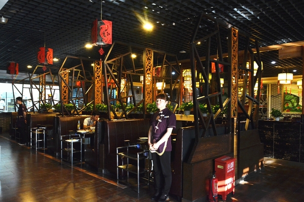 端午节带父母到西安秦品天下吃海鲜吧