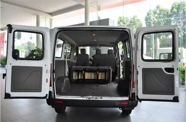 班车与货车的区别,班车和公交车合体