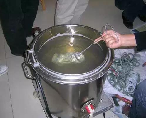 假玉镯戴上对身体不好用啥消毒,假玉镯戴时间长了会是什么样的