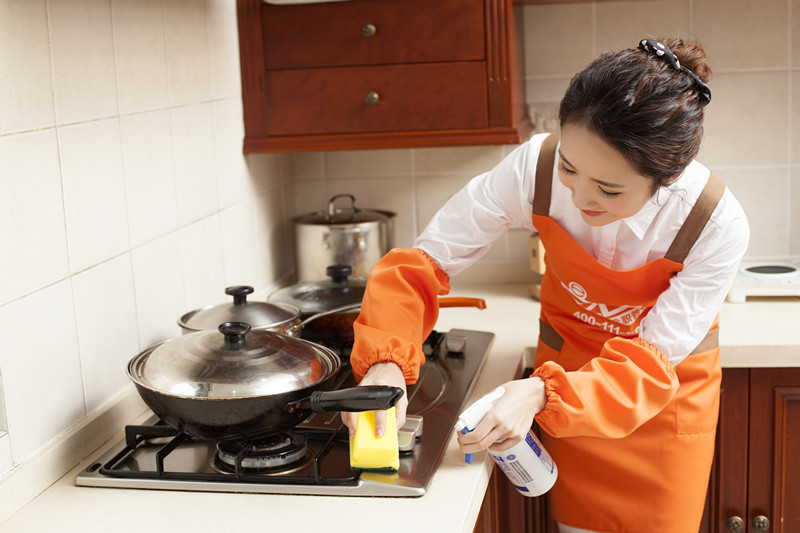 厨房里的卫生死角,厨房又黑又暗又脏怎么改造