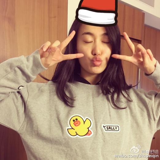 秦舒培拍睡衣照片,秦舒培身材写真