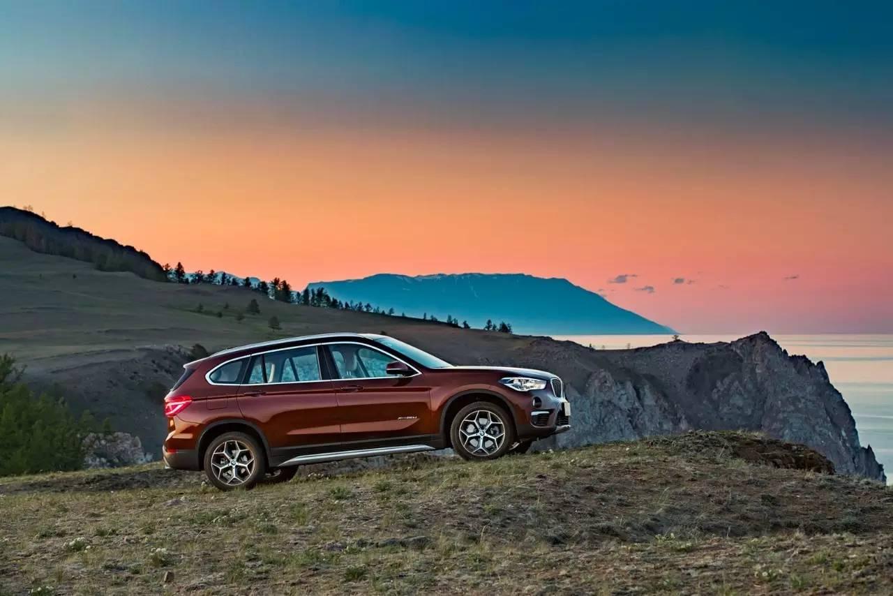 全新一代宝马x1试驾,海外版全新宝马x1新车试驾视频