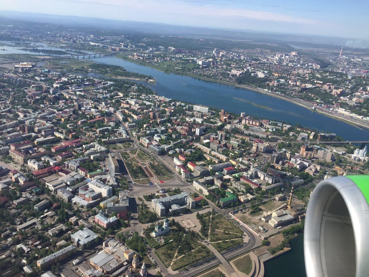 全新一代宝马x1试驾,海外版全新宝马x1新车试驾视频