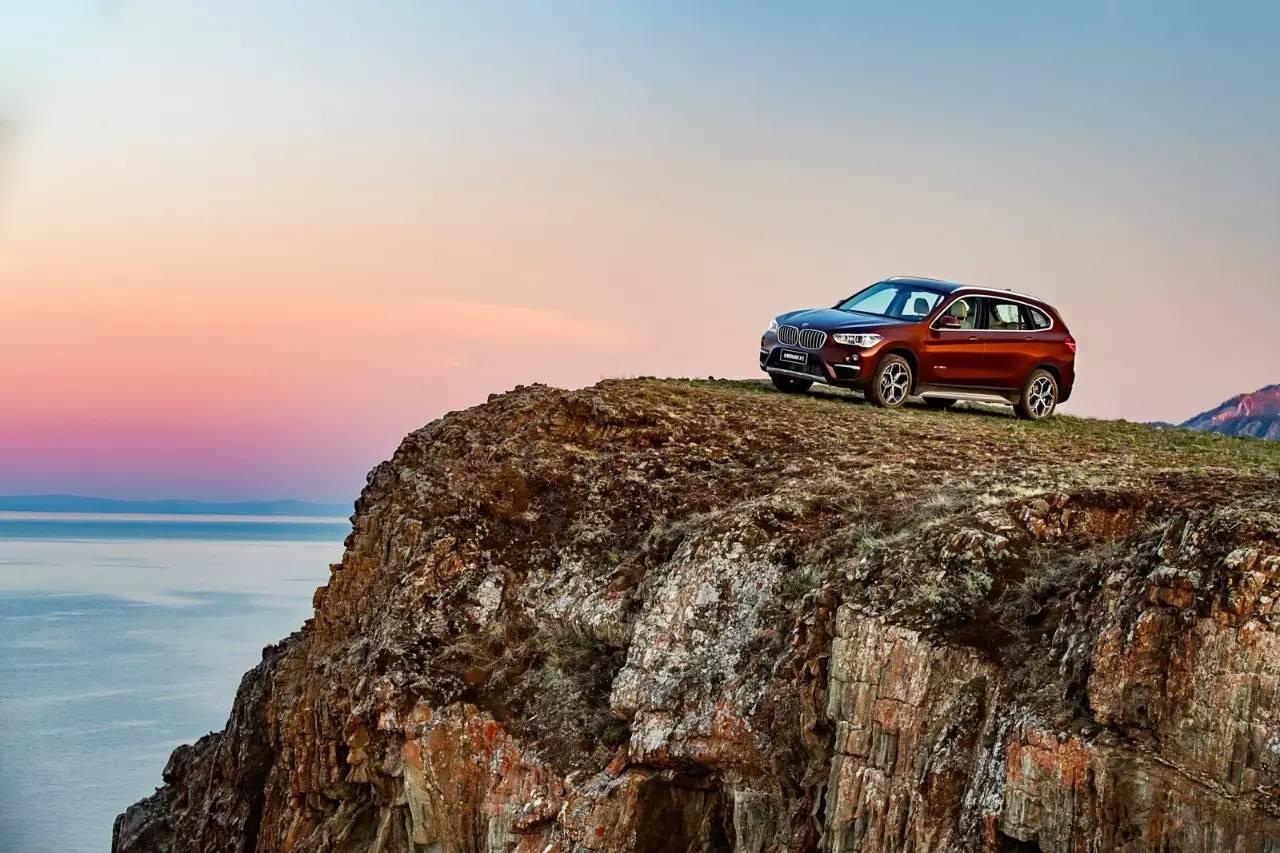 全新一代宝马x1试驾,海外版全新宝马x1新车试驾视频