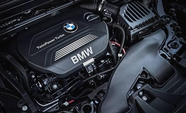 全新一代宝马x1试驾,海外版全新宝马x1新车试驾视频