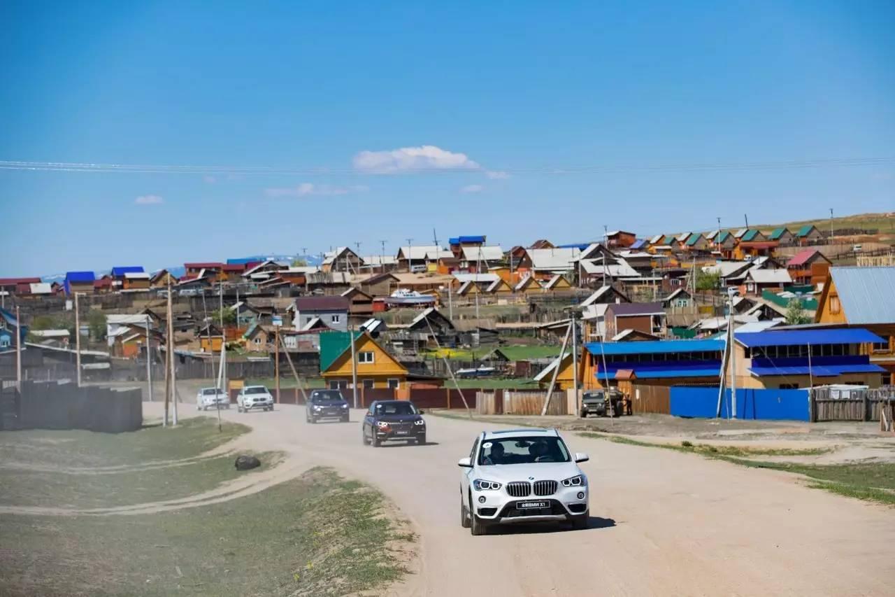 全新一代宝马x1试驾,海外版全新宝马x1新车试驾视频