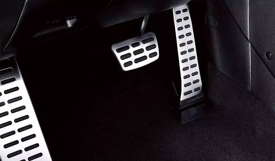 全新一代宝马x1试驾,海外版全新宝马x1新车试驾视频