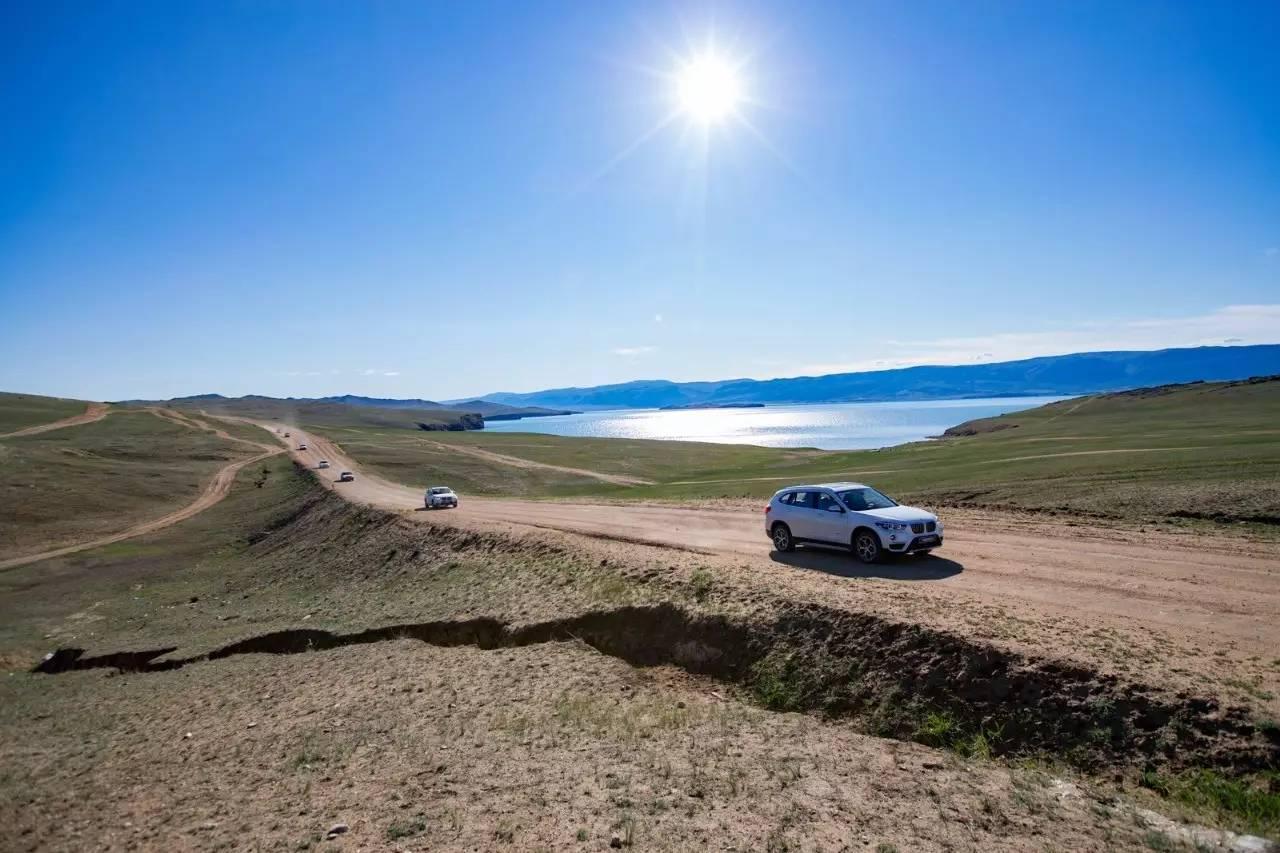 全新一代宝马x1试驾,海外版全新宝马x1新车试驾视频