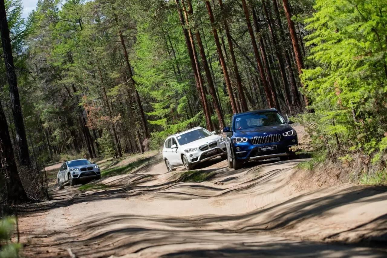 全新一代宝马x1试驾,海外版全新宝马x1新车试驾视频