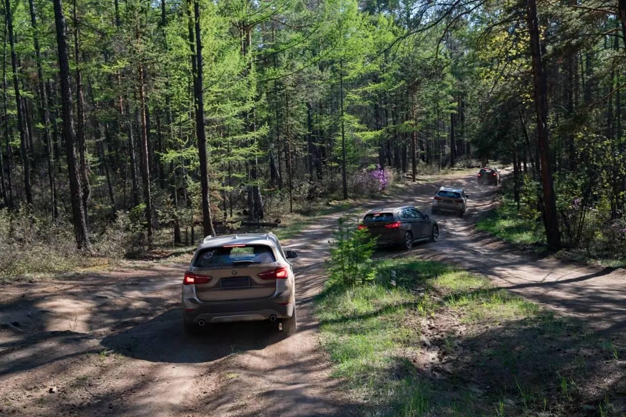 全新一代宝马x1试驾,海外版全新宝马x1新车试驾视频