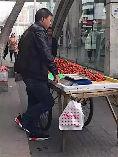 武汉人注意!这些运动折扣店卖的阿迪、NB都是大写加粗的假货